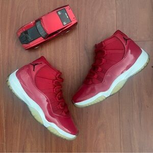 Air Jordan 11 win like 92 “gym red”